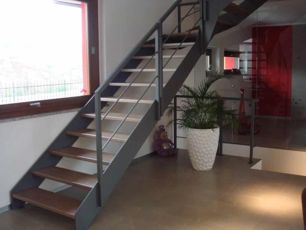 escalier en bois et métal de style contemporain