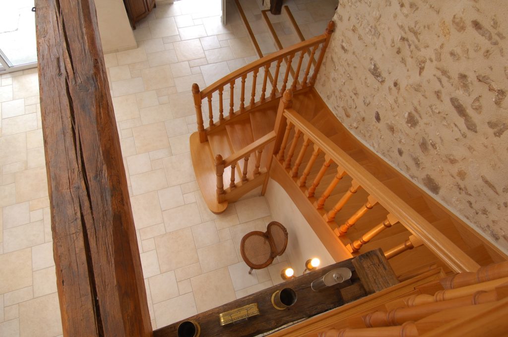 escalier quart tournant en bois moderne