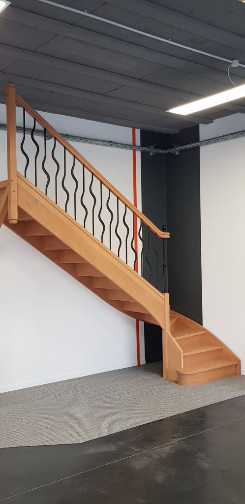 escalier en bois quart tournant